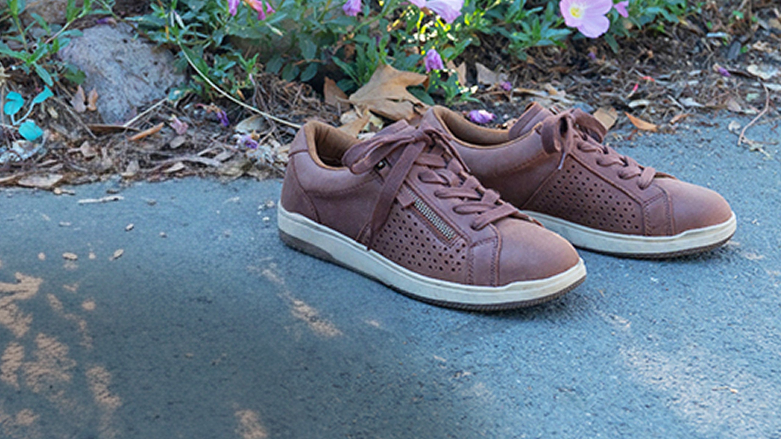 Earth Shoes Netta sneakers in purple